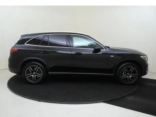 Mercedes-Benz GLC view 9