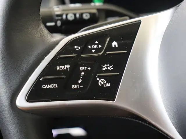 Mercedes-Benz GLC view 13
