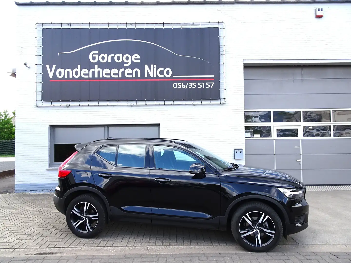 Volvo XC40 1.5T3 R-Design VIRTUAL,LED,CARPLAY,NAVI,EL.KOFFER Noir - 1