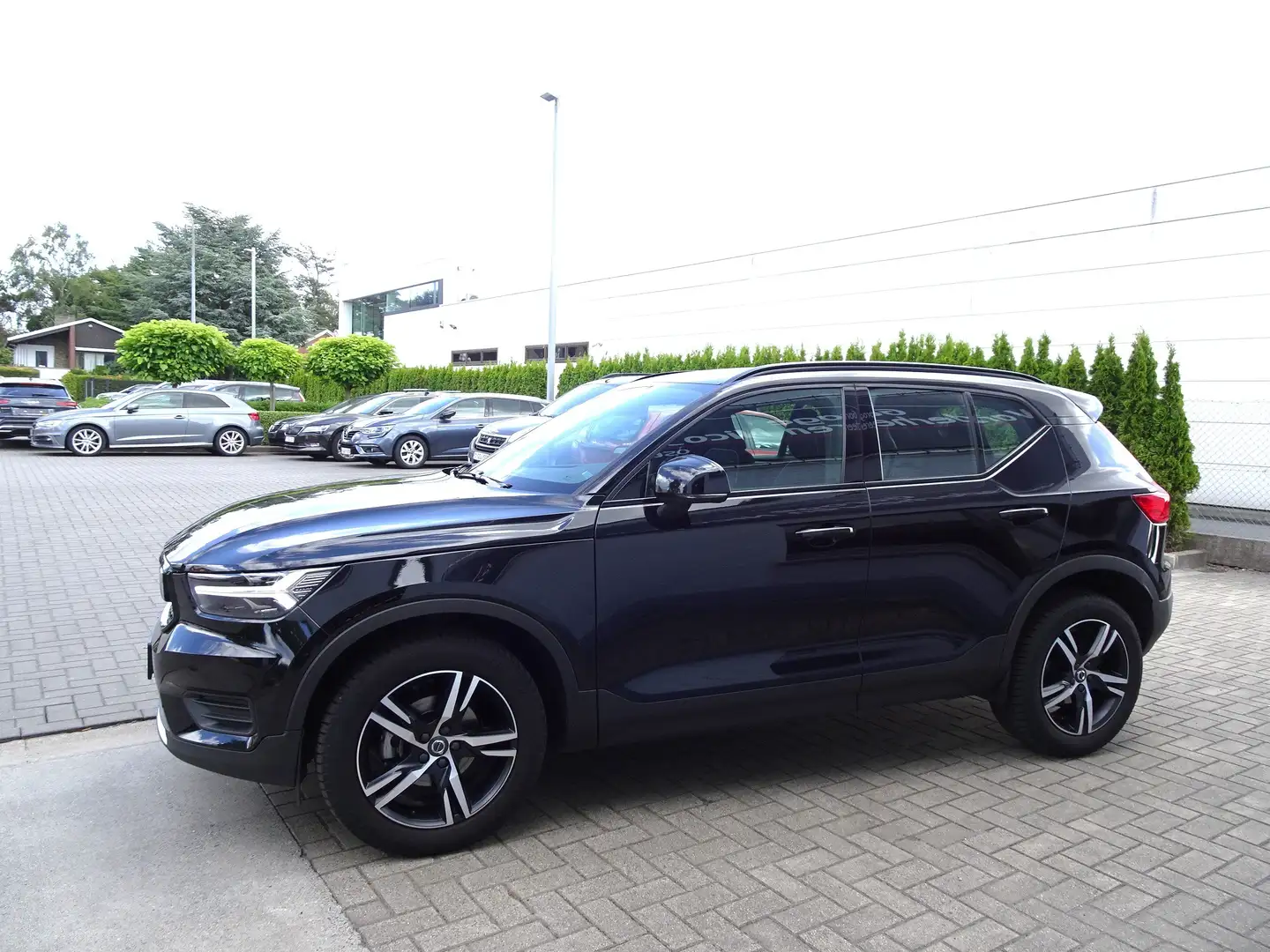 Volvo XC40 1.5T3 R-Design VIRTUAL,LED,CARPLAY,NAVI,EL.KOFFER Noir - 2