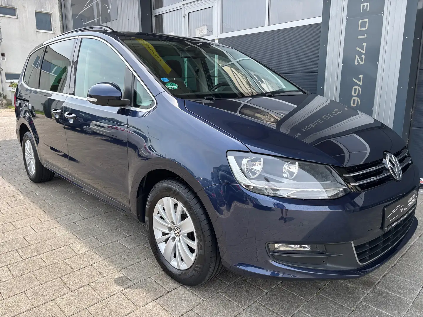 Volkswagen Sharan 2.0 TDI 170PS Standhzg Panora. 1.Vorb. AHK Modrá - 2