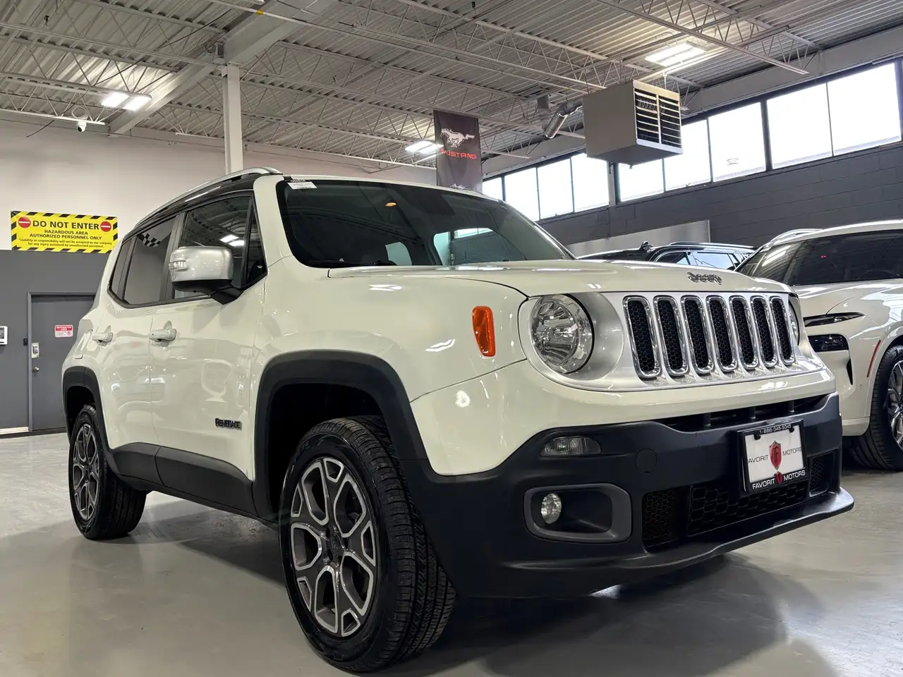 Jeep Renegade снимка Jeep Renegade
