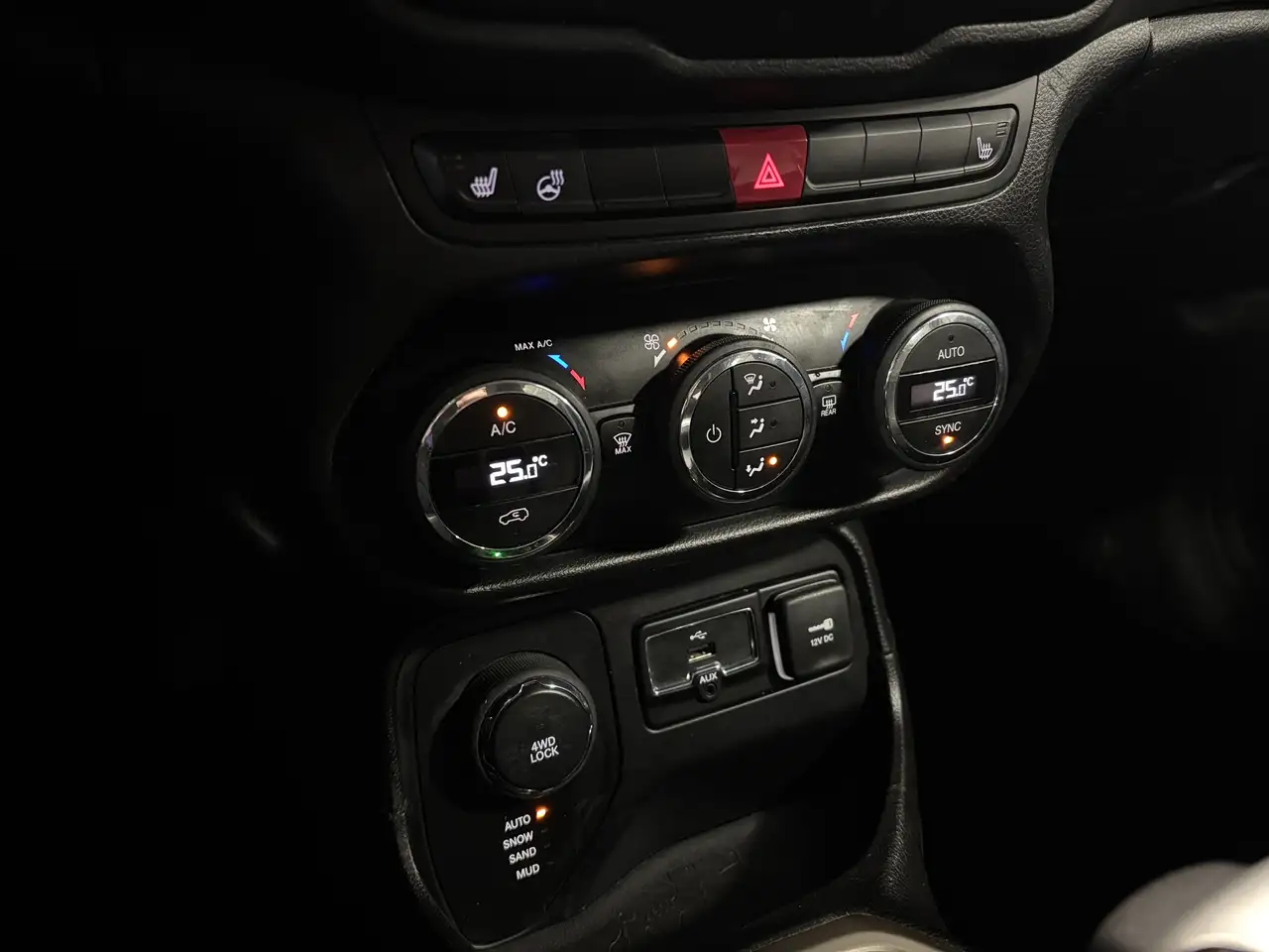 Jeep Renegade снимка Jeep Renegade