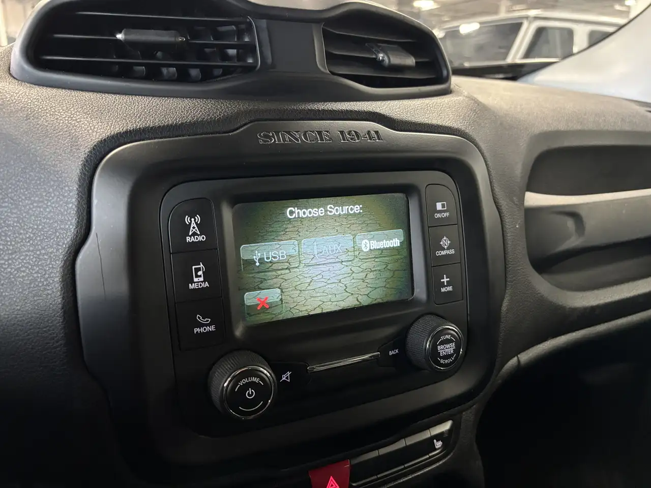 Jeep Renegade снимка Jeep Renegade
