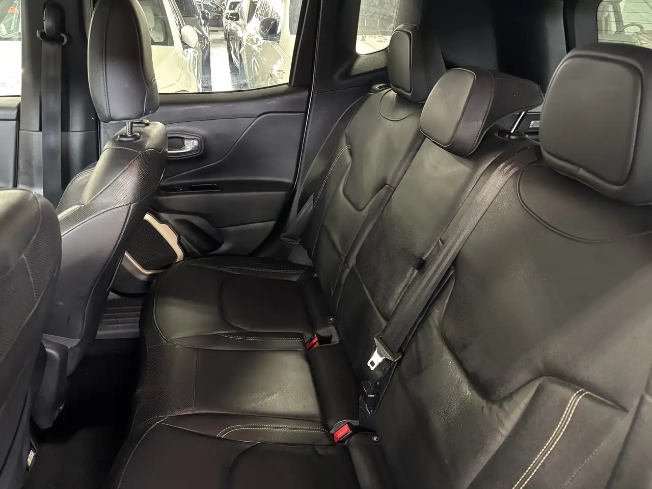 Jeep Renegade снимка Jeep Renegade