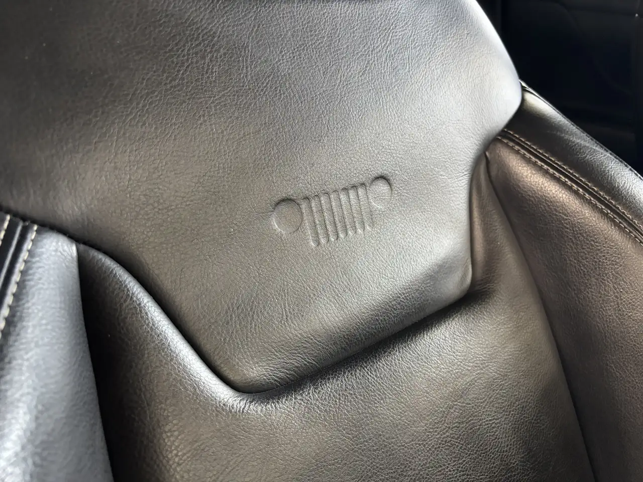 Jeep Renegade снимка Jeep Renegade