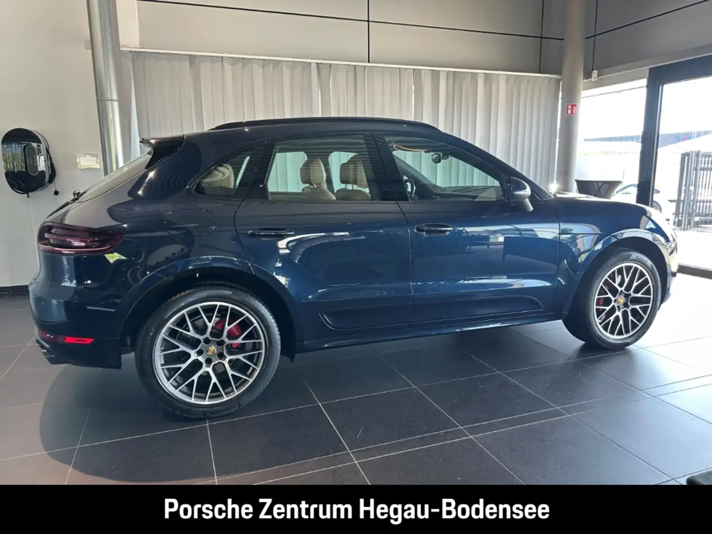 Porsche Macan GTS/Dynamic Light System Plus (PDLS+)/20-Zoll RS Blau - 2