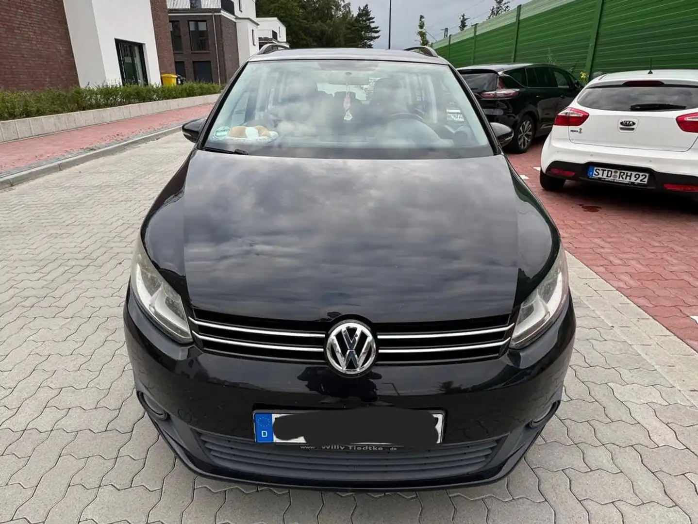 Volkswagen Touran 1.6 TDI DPF DSG Trendline Schwarz - 2
