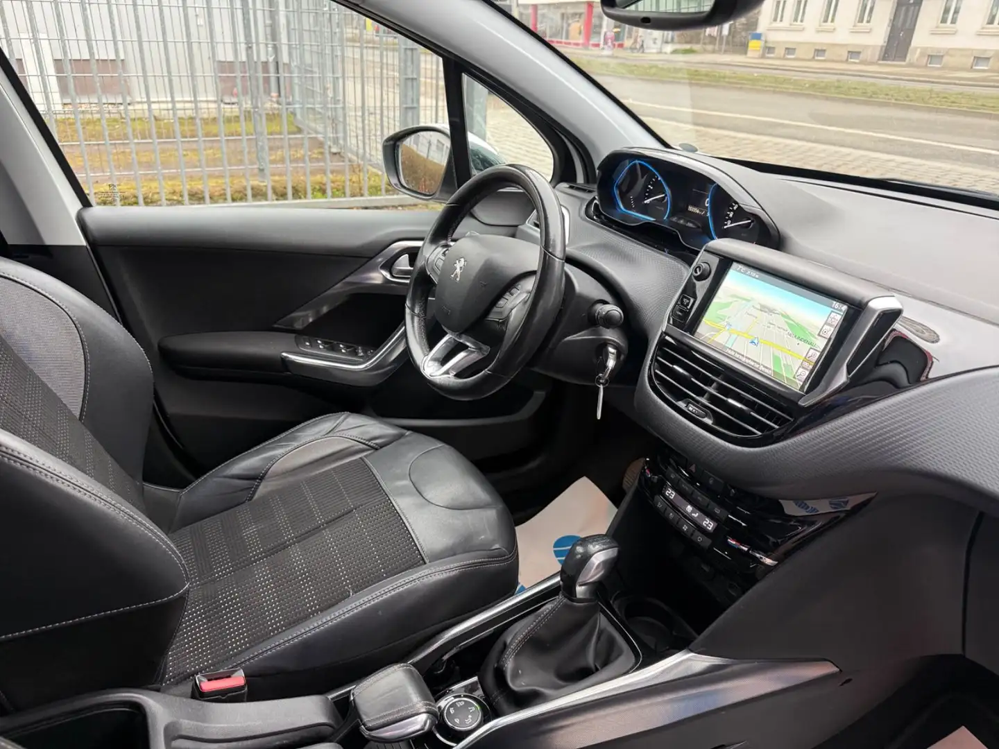 Peugeot 2008 Allure, Navi, Sitzheizung Blanc - 2