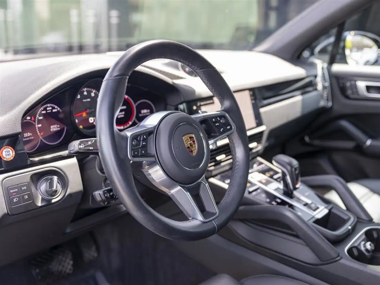 Porsche Cayenne снимка Porsche Cayenne