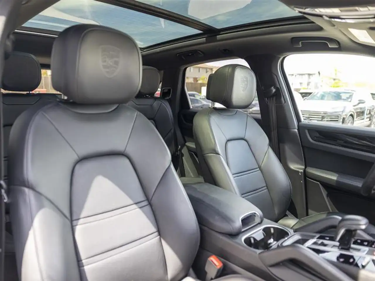 Porsche Cayenne снимка Porsche Cayenne