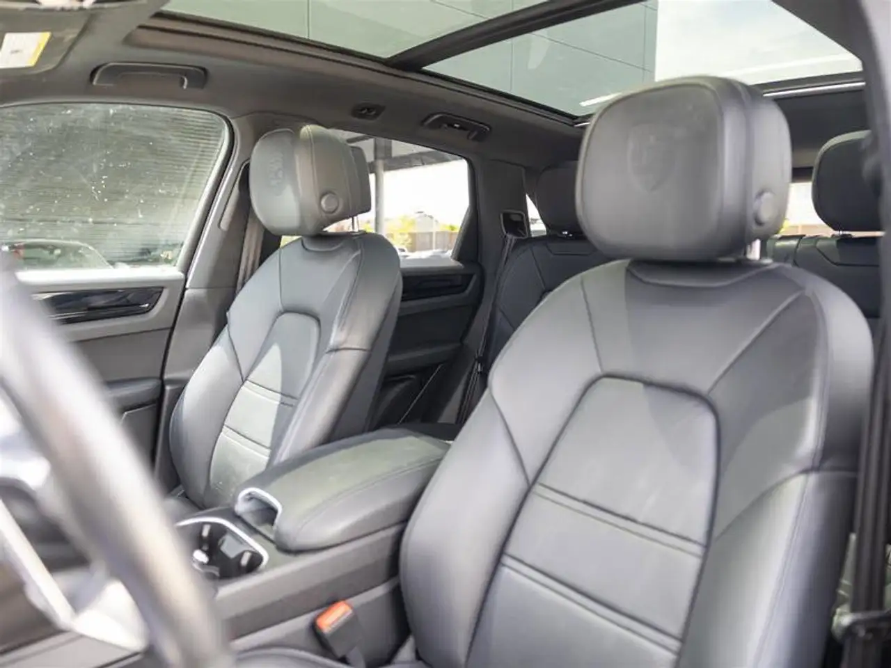 Porsche Cayenne снимка Porsche Cayenne