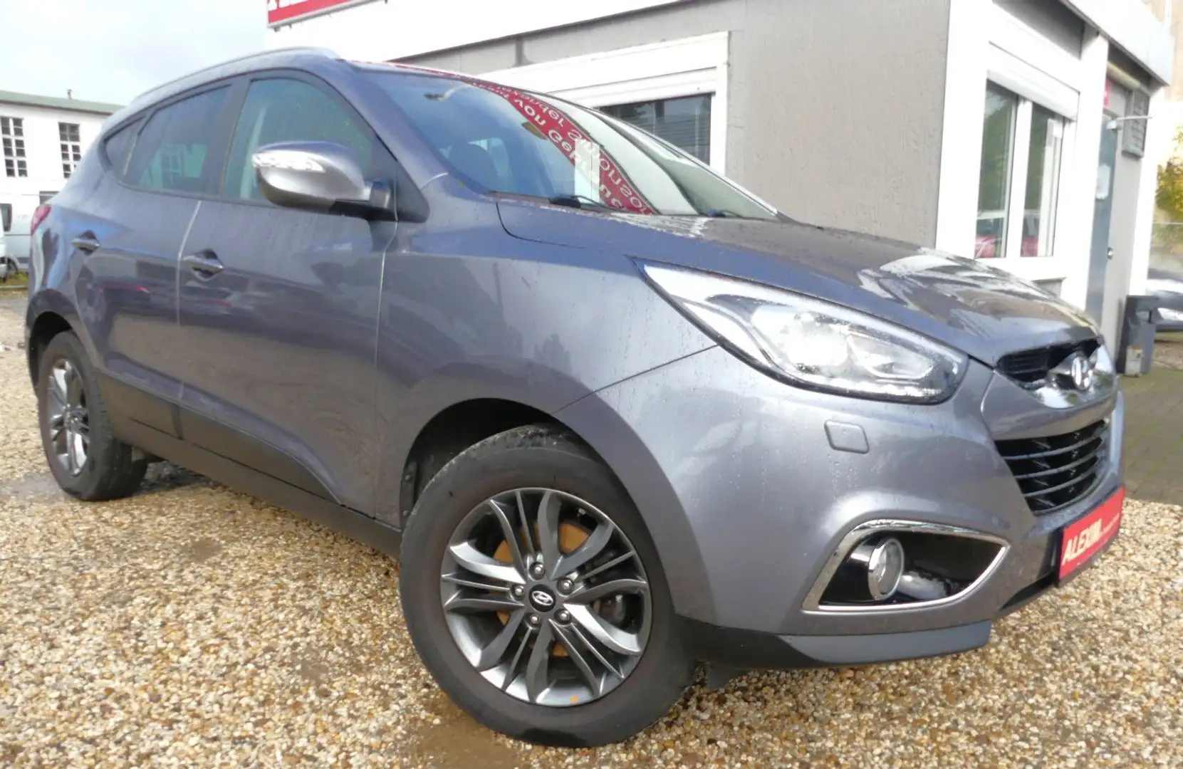 Hyundai iX35 AWD/1.Hand/Xenon/Keyless/4xSHZ/AHK/LenkHZ Gris - 2