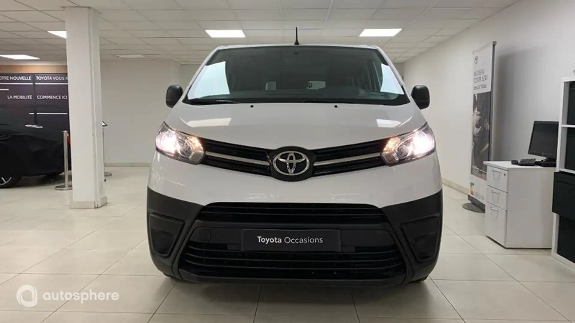 Toyota Proace Long 1.5 120 D-4D Dynamic RC18 - 2