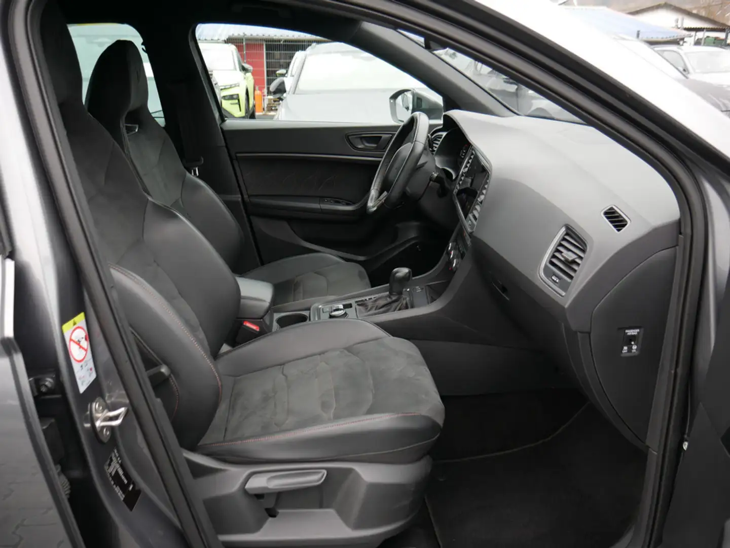 CUPRA Ateca 2.0 TSI 4Drive COPPER BEATS PANO AHK Grau - 2