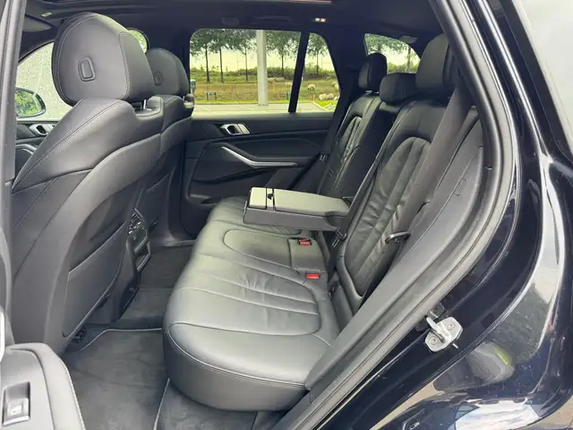 BMW X5 view 12