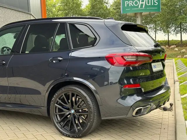 BMW X5 view 24