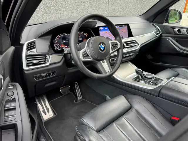 BMW X5 view 8