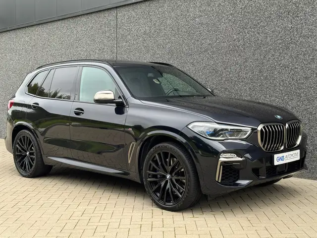 BMW X5 view 2