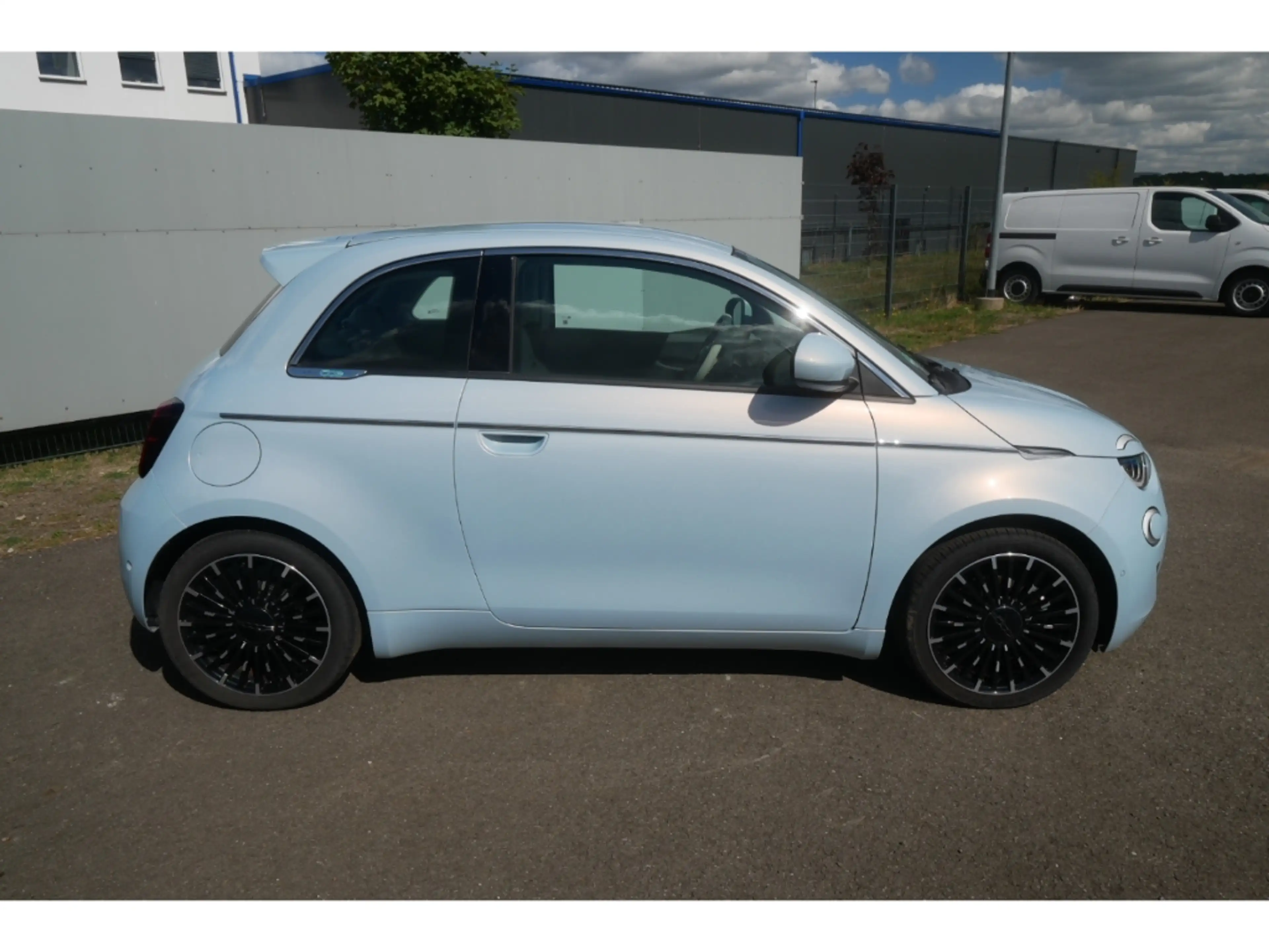Fiat 500e BY BOCELLI AT 42 Kwh 118PS LED NAVI WINTER — photo 2