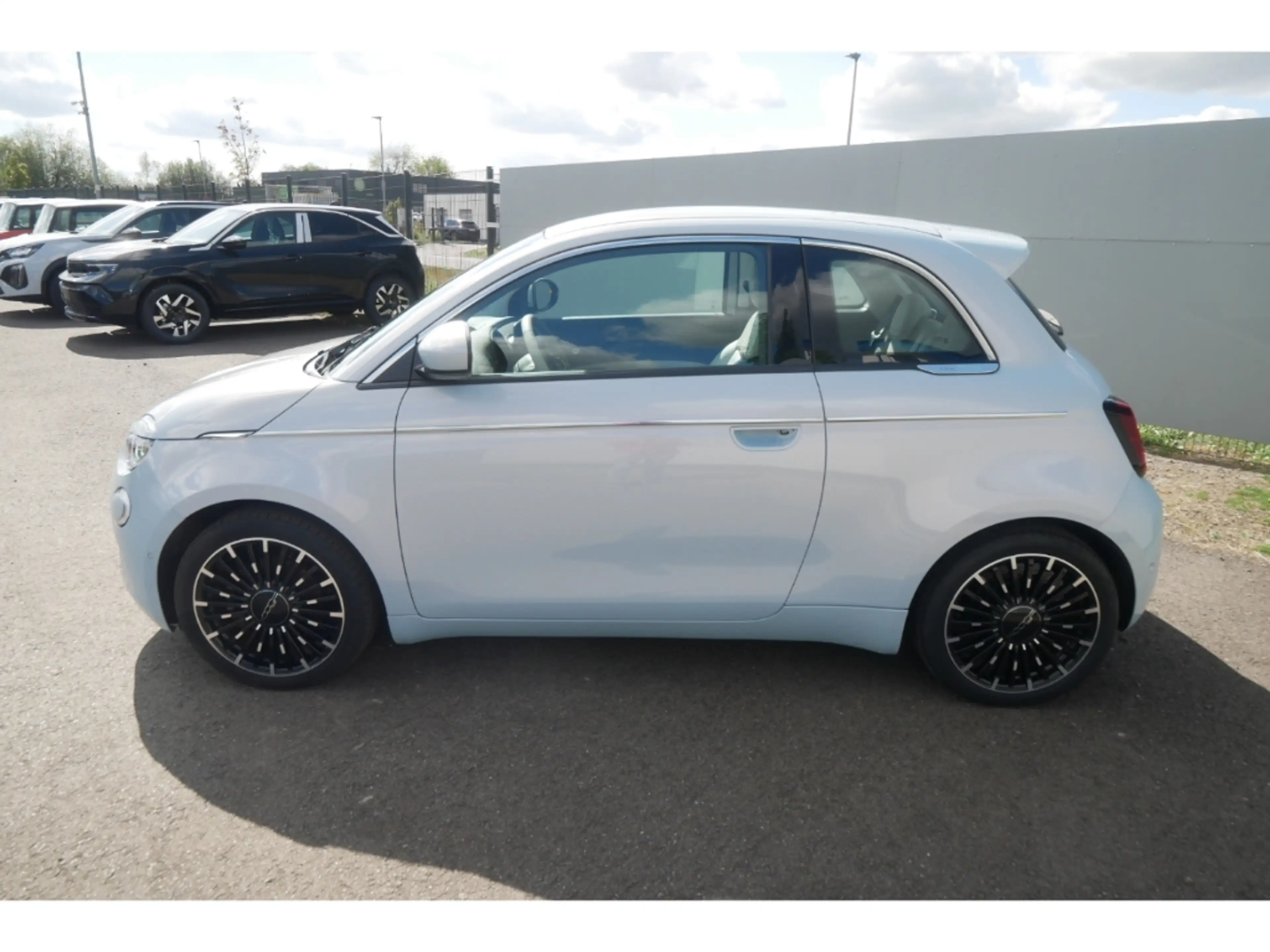 Fiat 500e BY BOCELLI AT 42 Kwh 118PS LED NAVI WINTER — photo 6