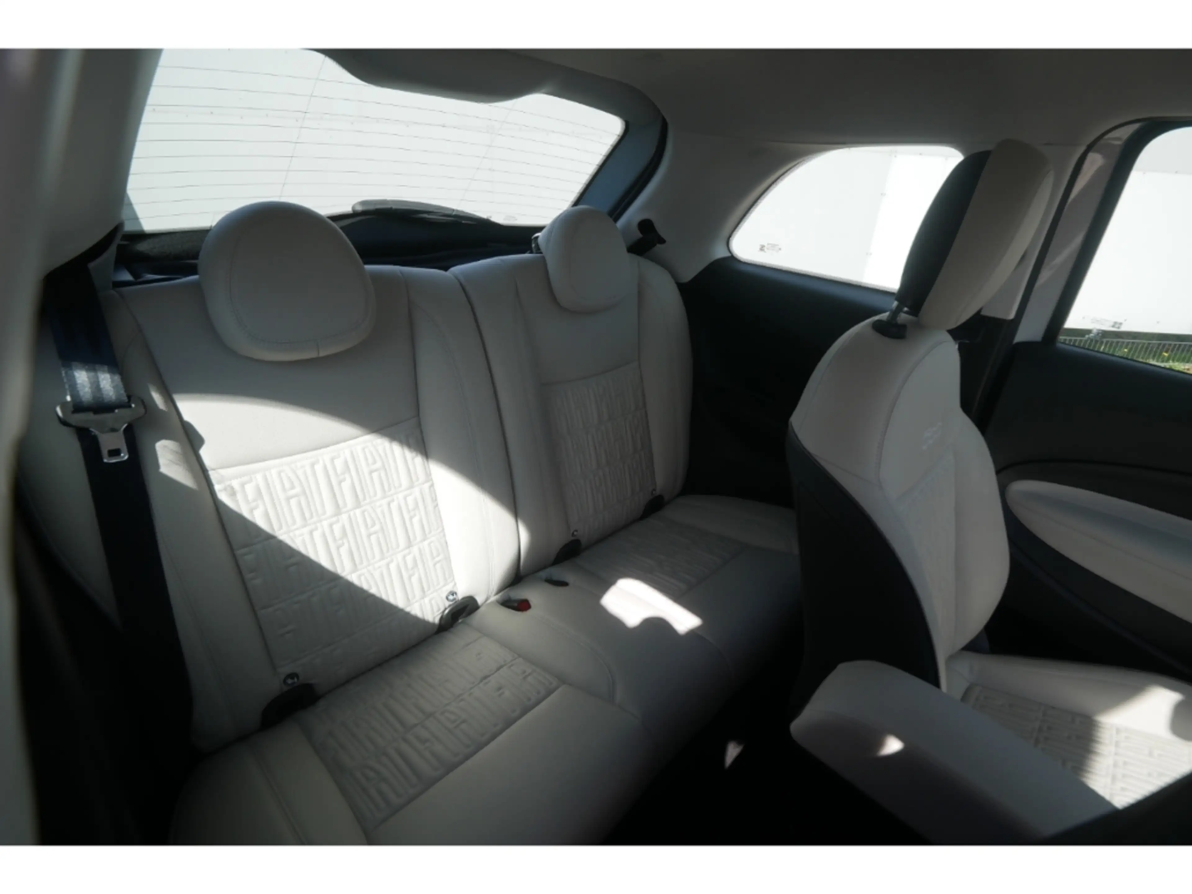 Fiat 500e BY BOCELLI AT 42 Kwh 118PS LED NAVI WINTER — photo 13