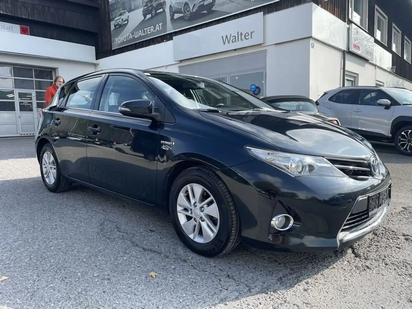 Toyota Auris 1,8 VVT-i Hybrid Active Noir - 1