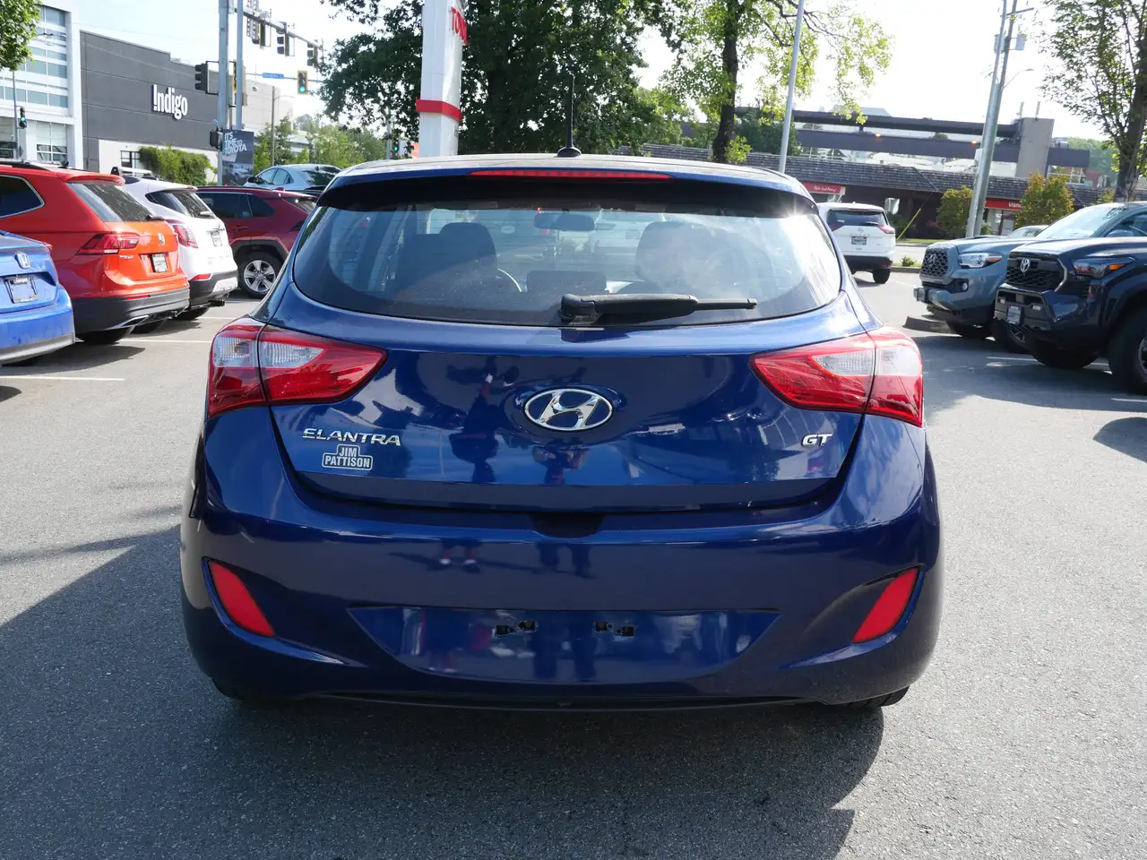 Hyundai ELANTRA photo Hyundai ELANTRA