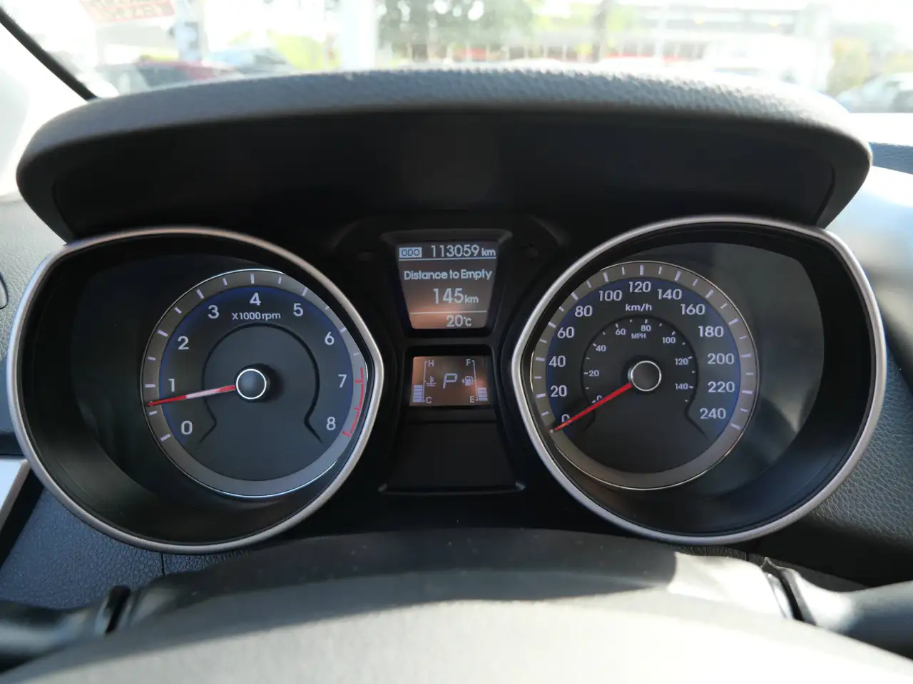 Hyundai ELANTRA photo Hyundai ELANTRA
