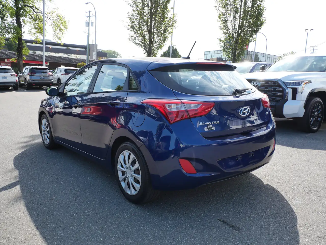 Hyundai ELANTRA photo Hyundai ELANTRA