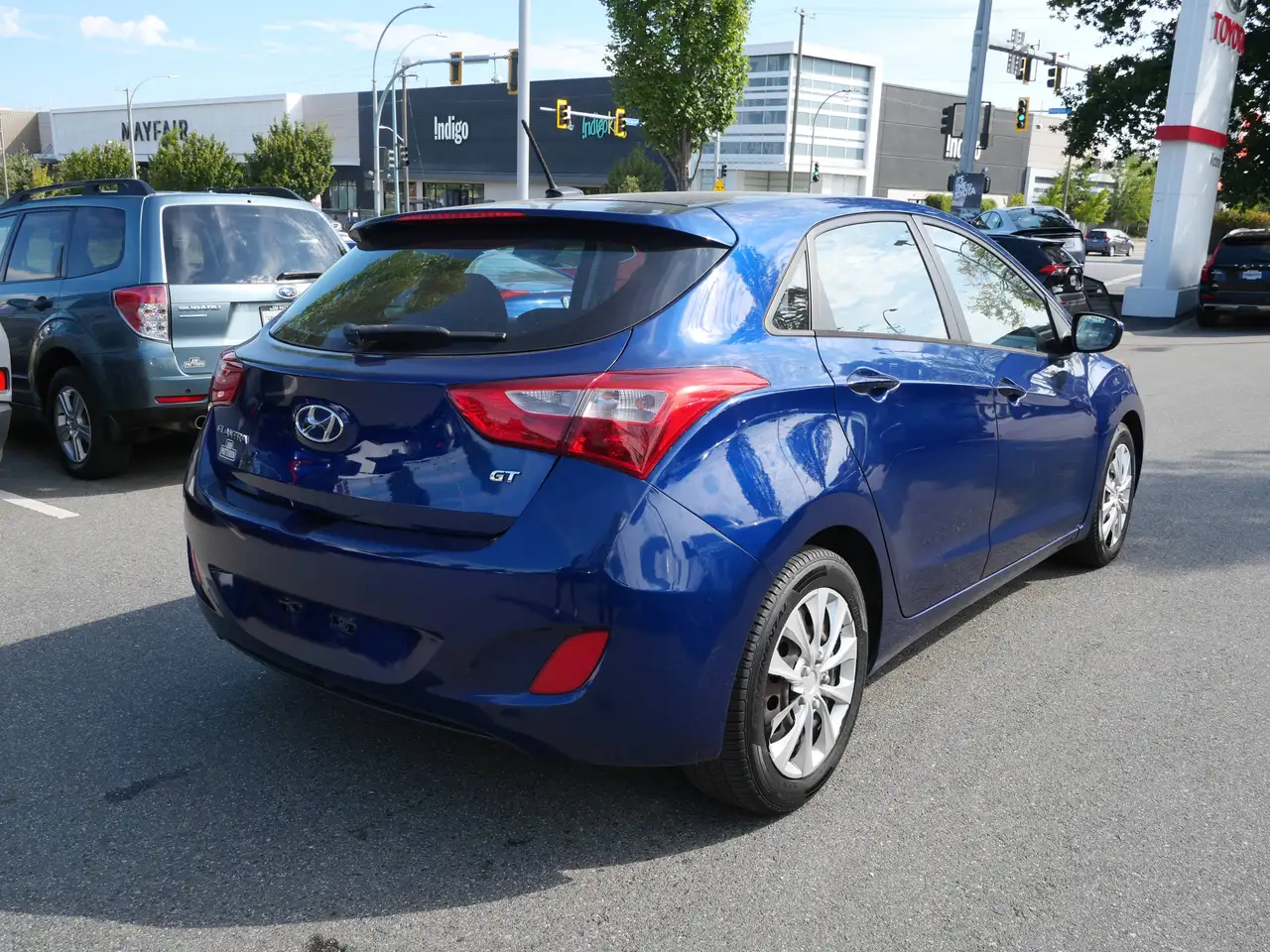 Hyundai ELANTRA photo Hyundai ELANTRA