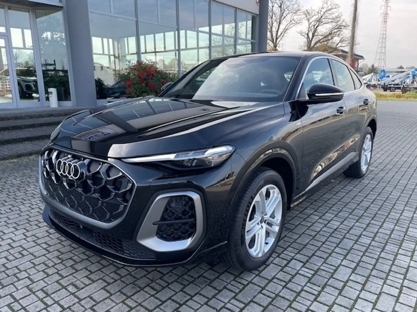 Audi Q5 SPB Sportback S Line Edition TFSI quattro S Tronic Zwart - 2