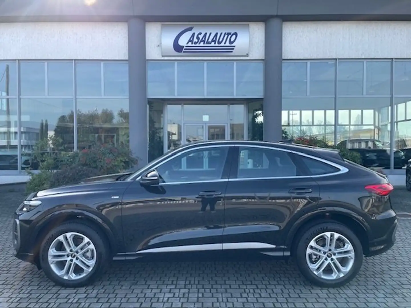 Audi Q5 SPB Sportback S Line Edition TFSI quattro S Tronic Zwart - 1