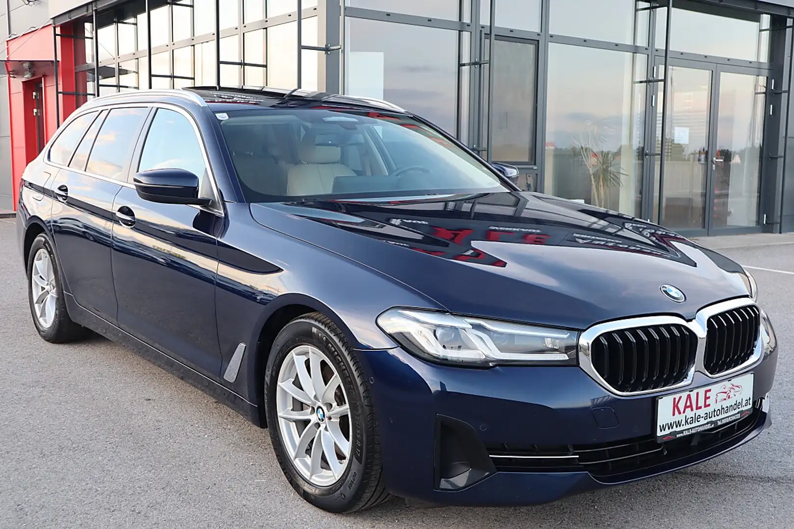 BMW 520 d 48 V Touring Aut. *1.Besitz*Panoramadach*Leder* Blau - 2