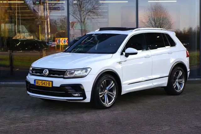 Volkswagen Tiguan 1.4 TSI R-Line Comfortline, Panoramadak, Digitale