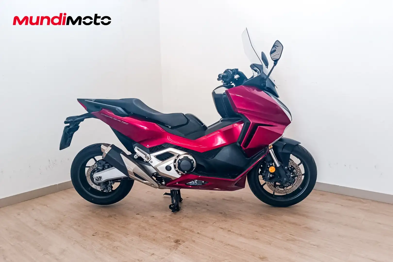 Honda Forza 750 - 1