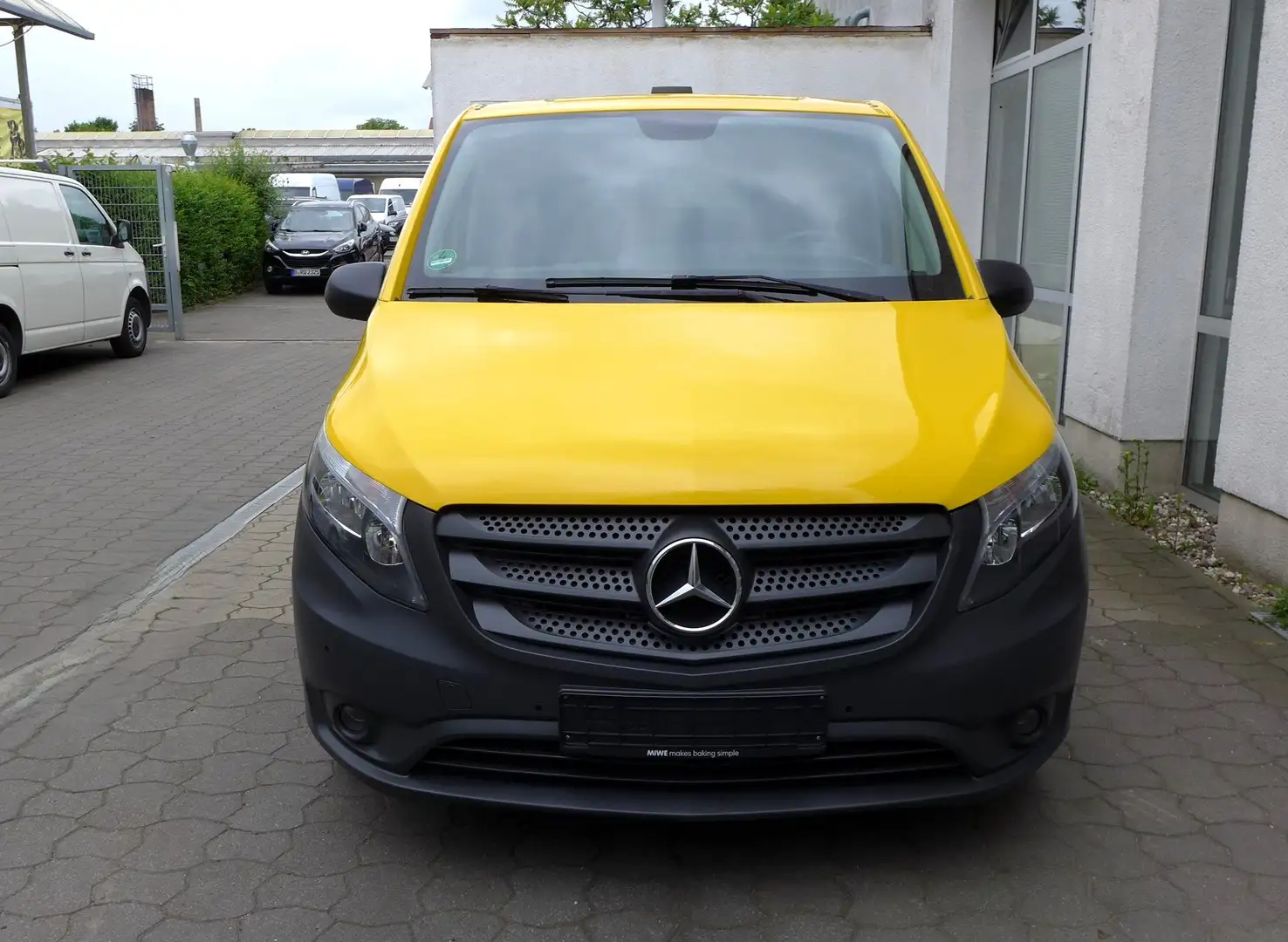 Mercedes-Benz Vito 114 CDI lang 9G-Autom Klima Navi Kamera Gelb - 2
