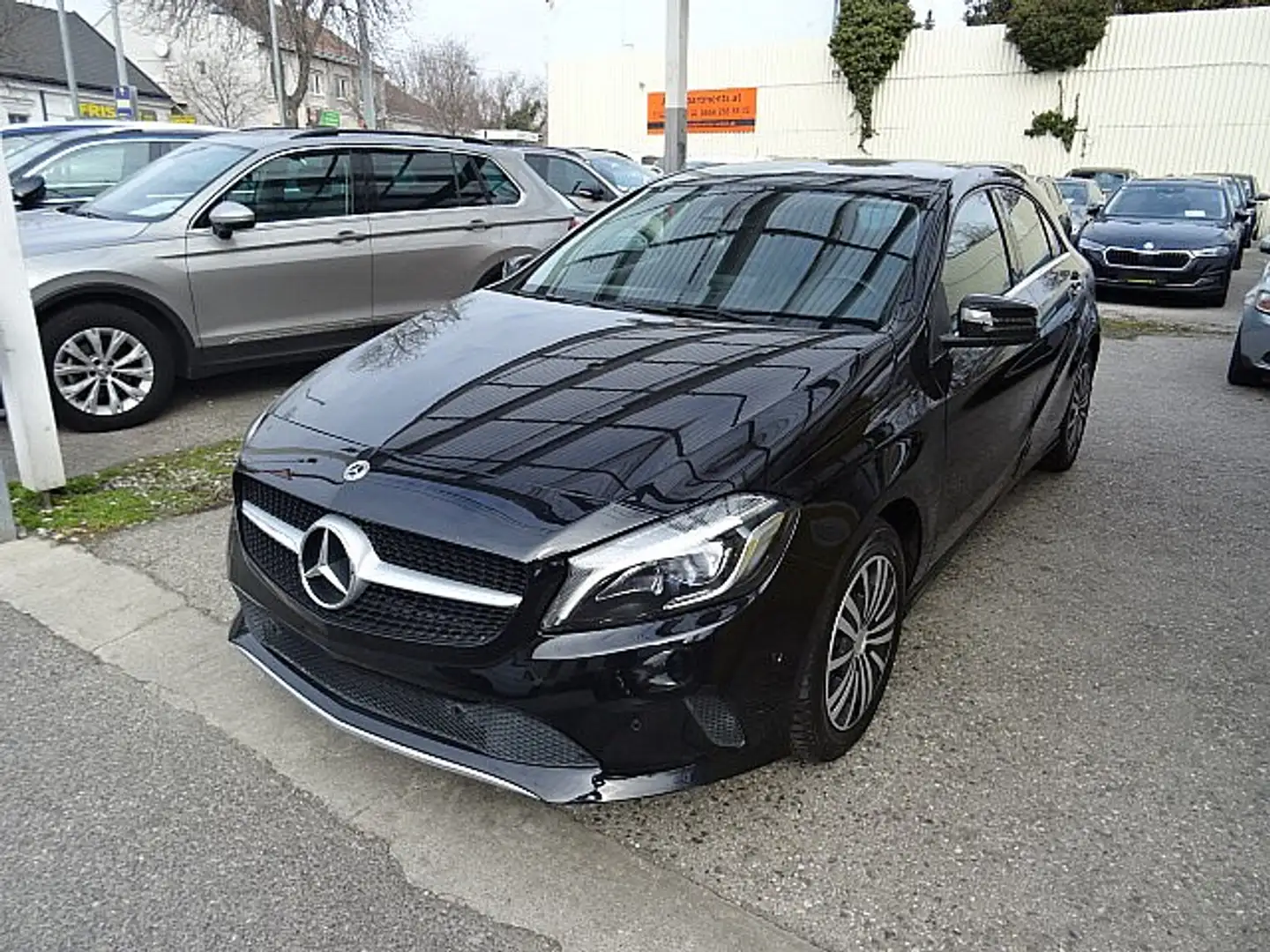 Mercedes-Benz A 180 d Aut. Zwart - 1