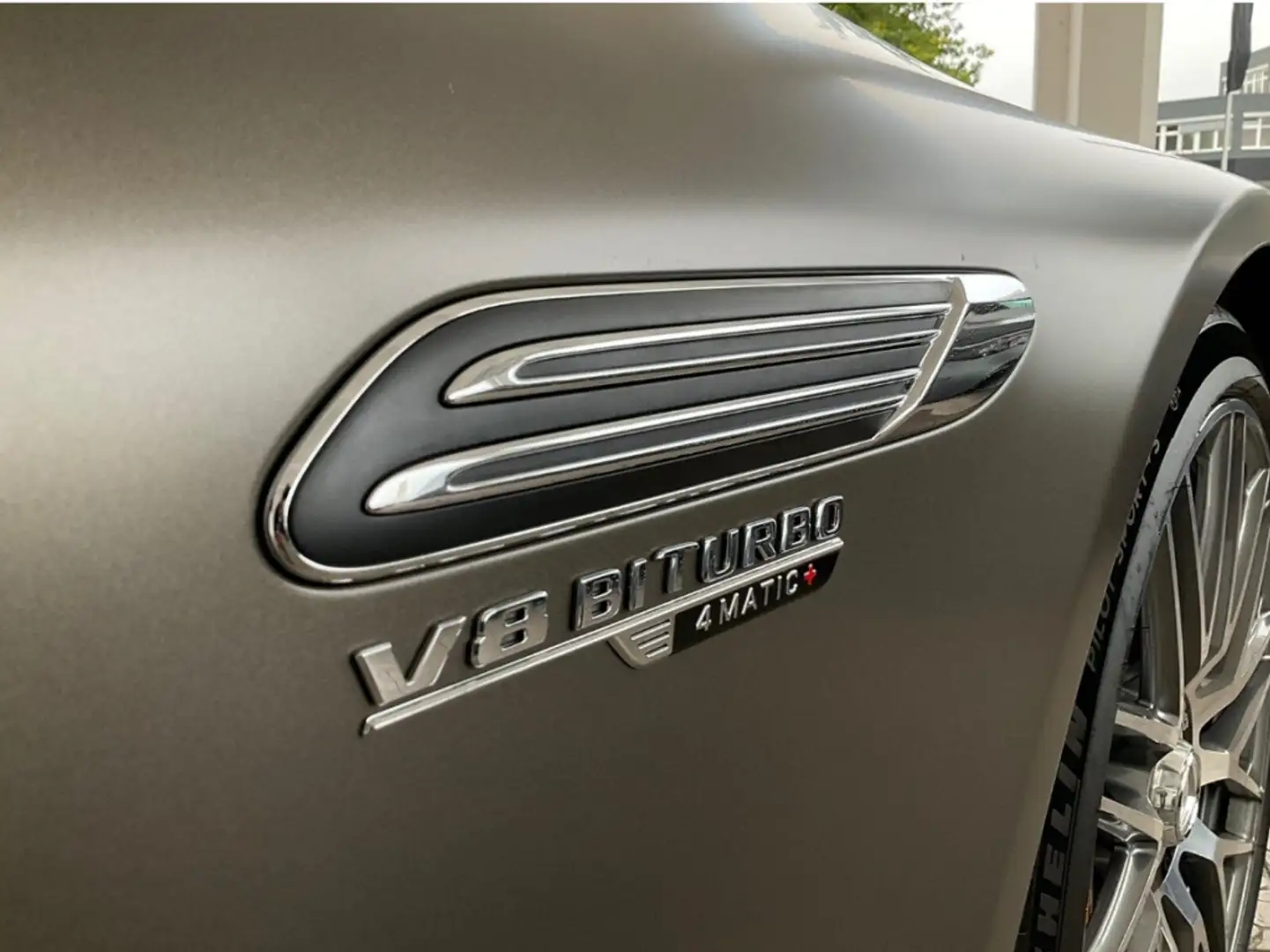 Mercedes-Benz SL 63 AMG 4Matic+ Aut. Šedá - 2