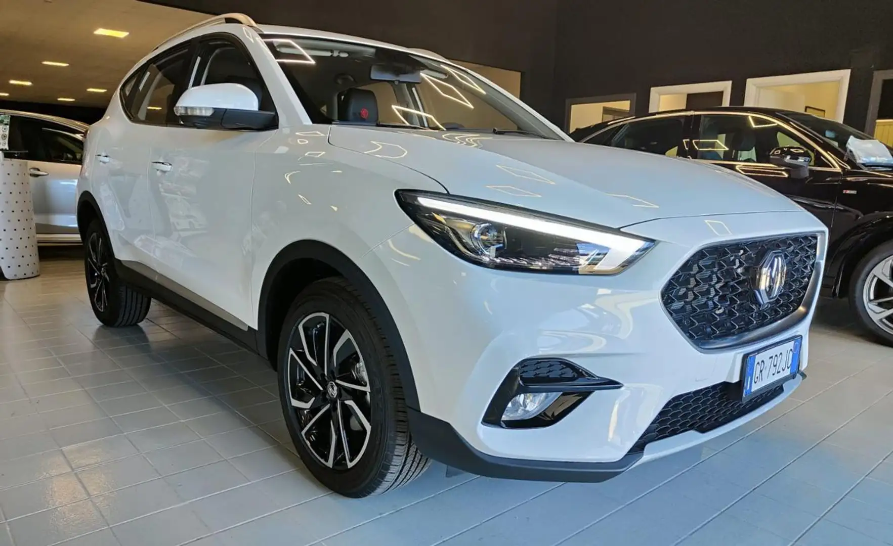 MG ZS 1.5 VTi-tech Luxury Nero - 1