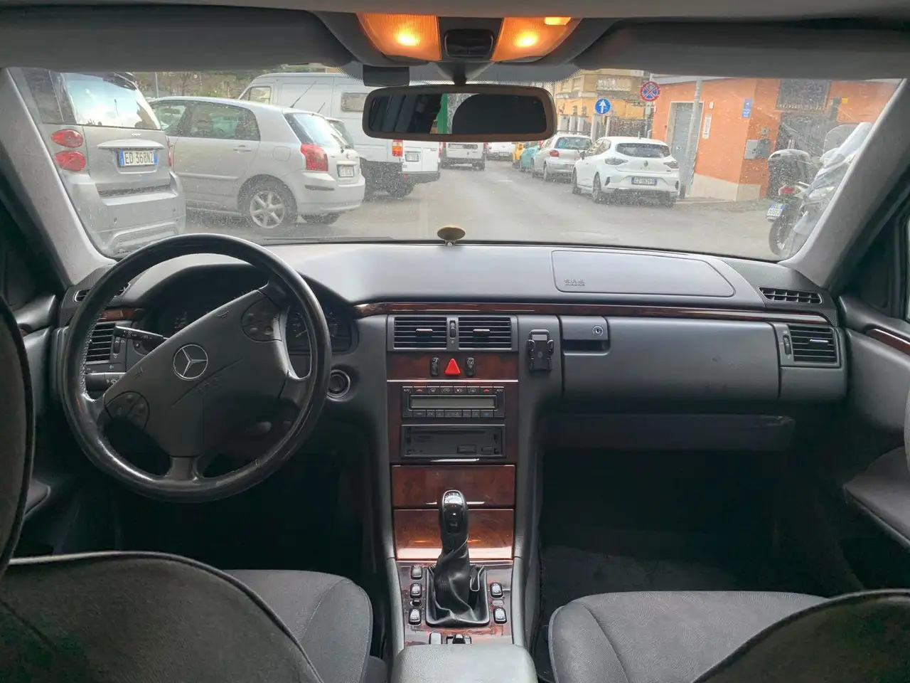 Mercedes-Benz 200 E 200 ELEGANT, foto 3
