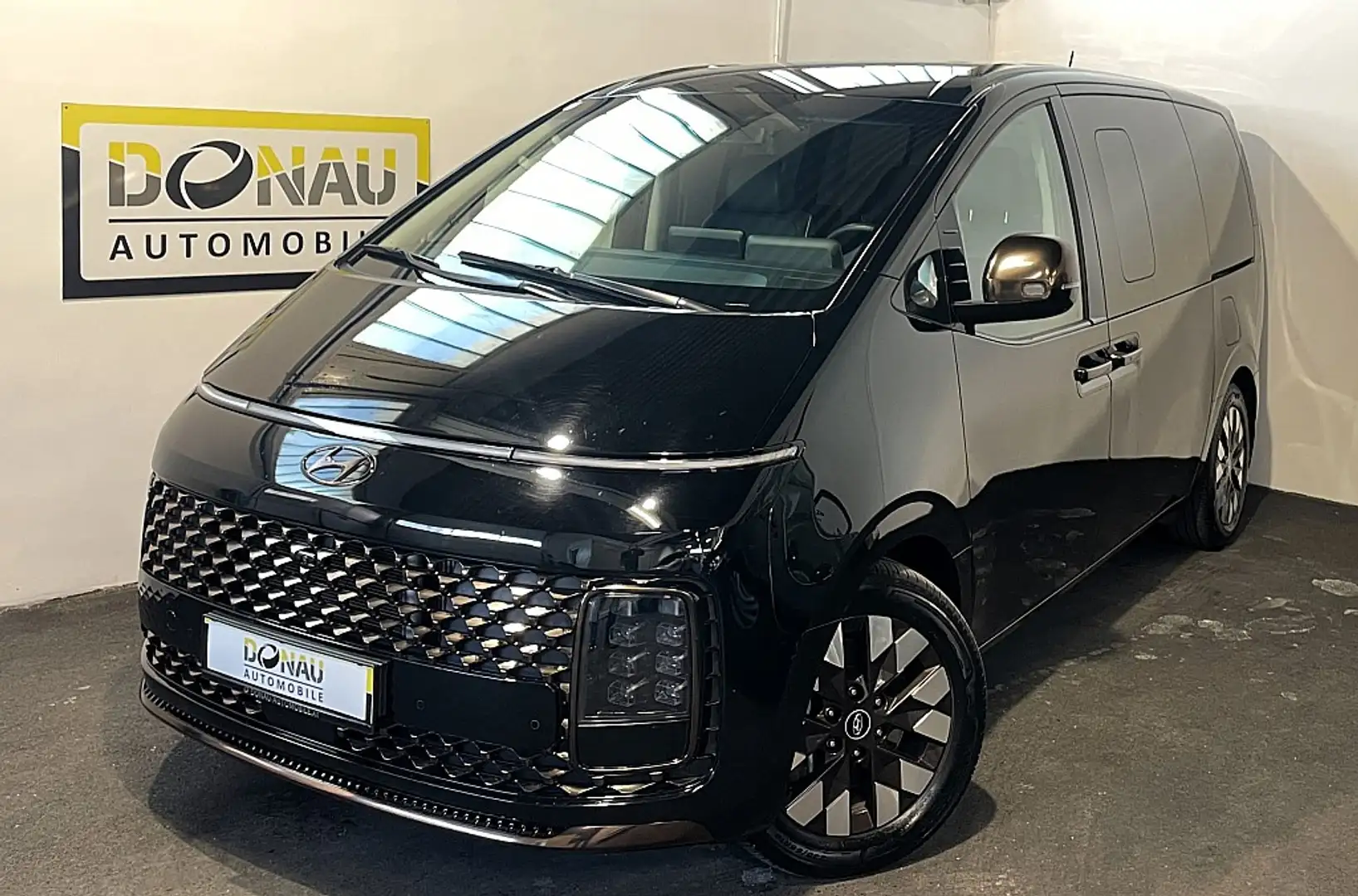 Hyundai STARIA Staria Bus 2,2 CRDi Luxury Line 4WD DCT Aut. * ... Noir - 1