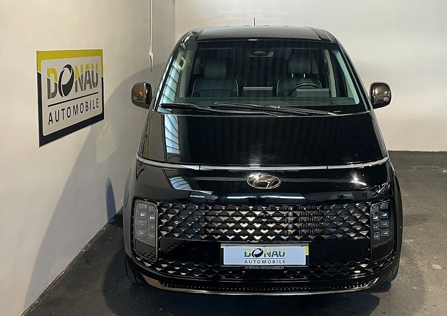 Hyundai STARIA Staria Bus 2,2 CRDi Luxury Line 4WD DCT Aut. * ... Noir - 2