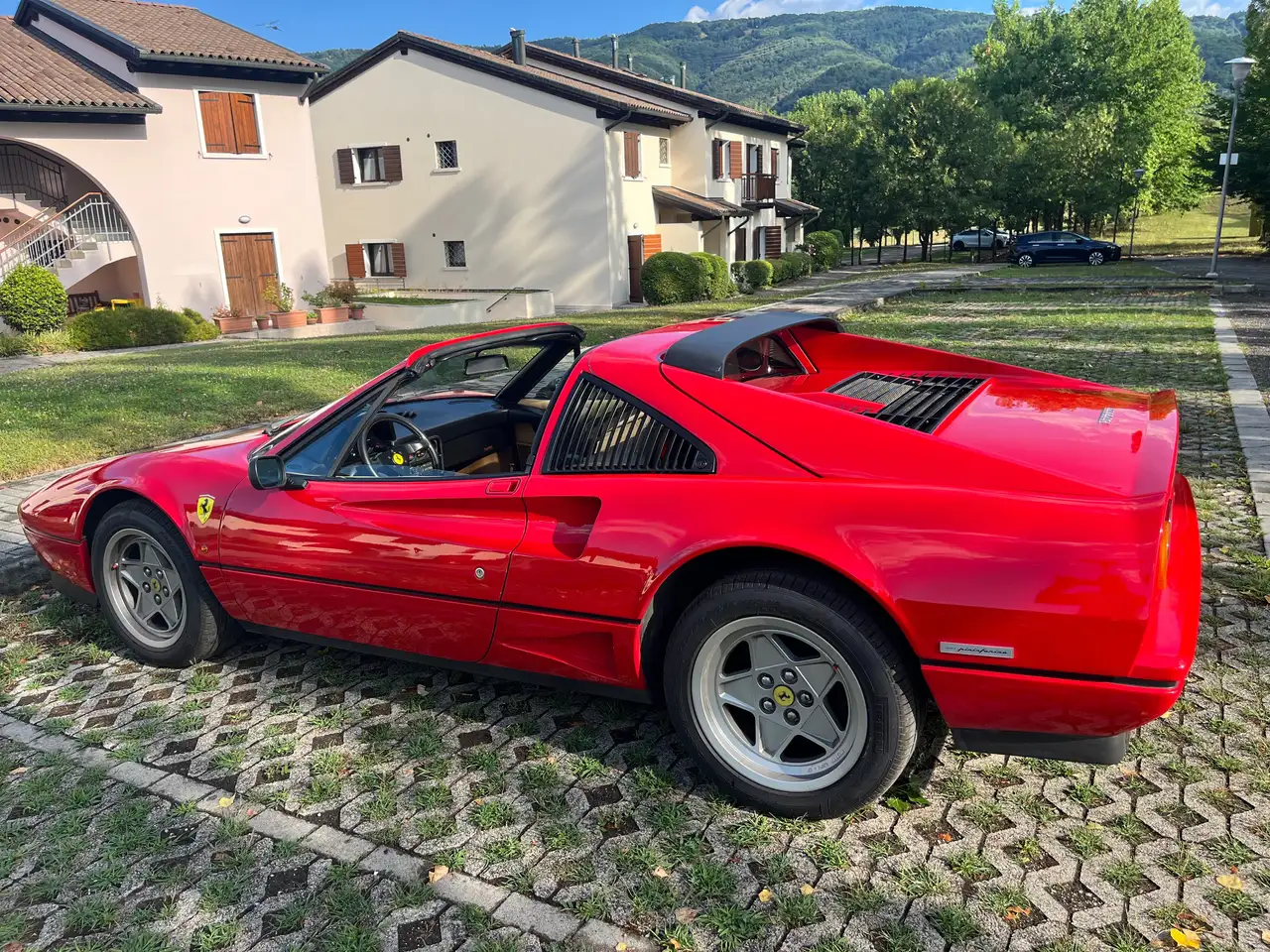 Ferrari 208 2.0 turbo GTS 254cv, foto 2