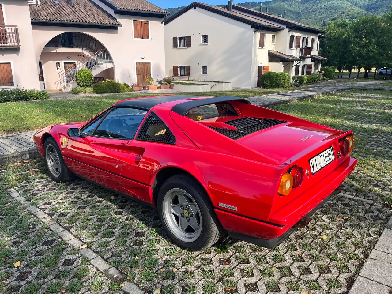Ferrari 208 2.0 turbo GTS 254cv, foto 3