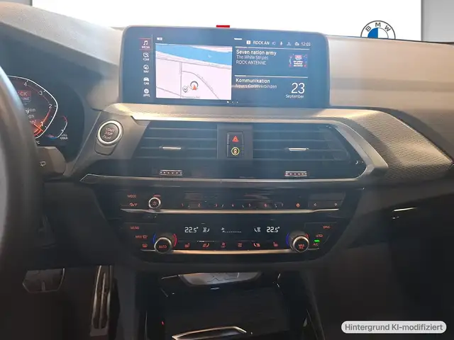 BMW X3 view 8