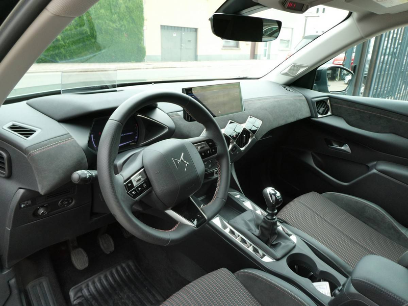 DS Automobiles DS 3 1.2 i 100pk Performance Line SPORT BLIS Camera (35961) — photo 14