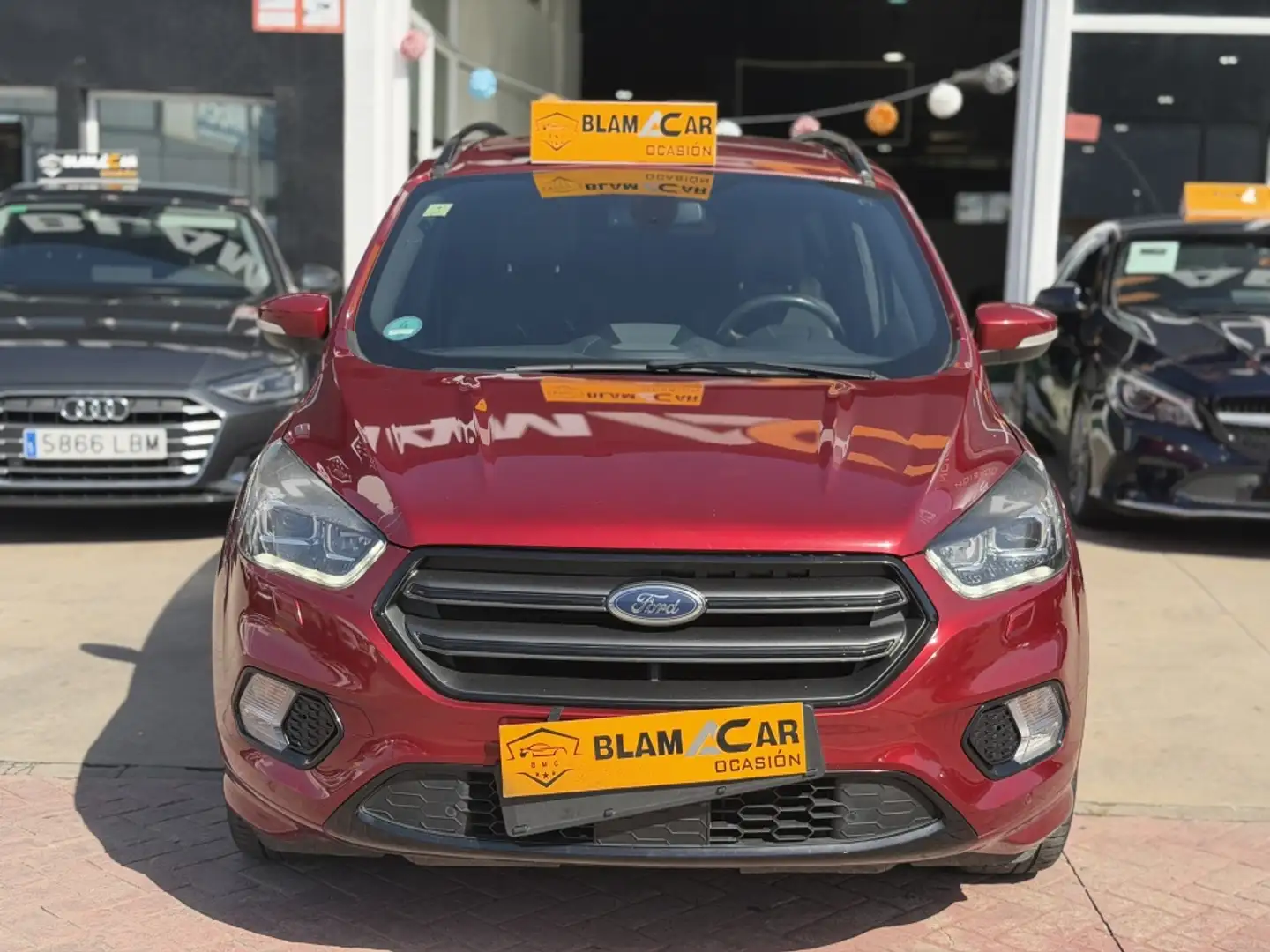 Ford Kuga 2.0TDCi Auto S&S ST-Line 4x4 PS 180 Burdeos - 2