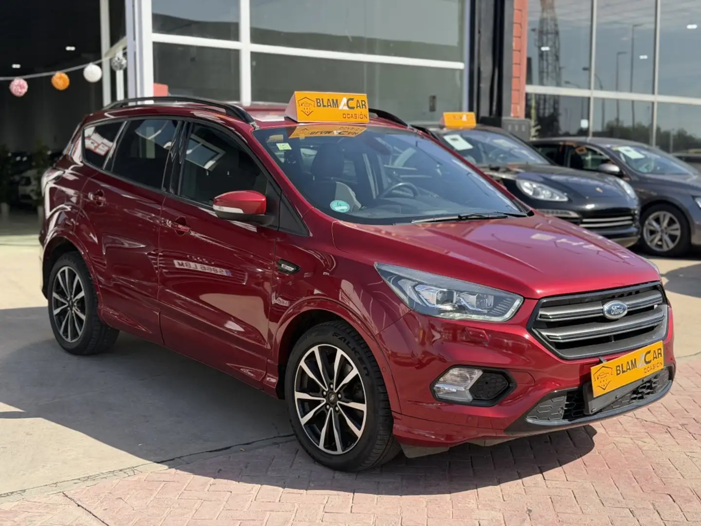 Ford Kuga 2.0TDCi Auto S&S ST-Line 4x4 PS 180 Burdeos - 1