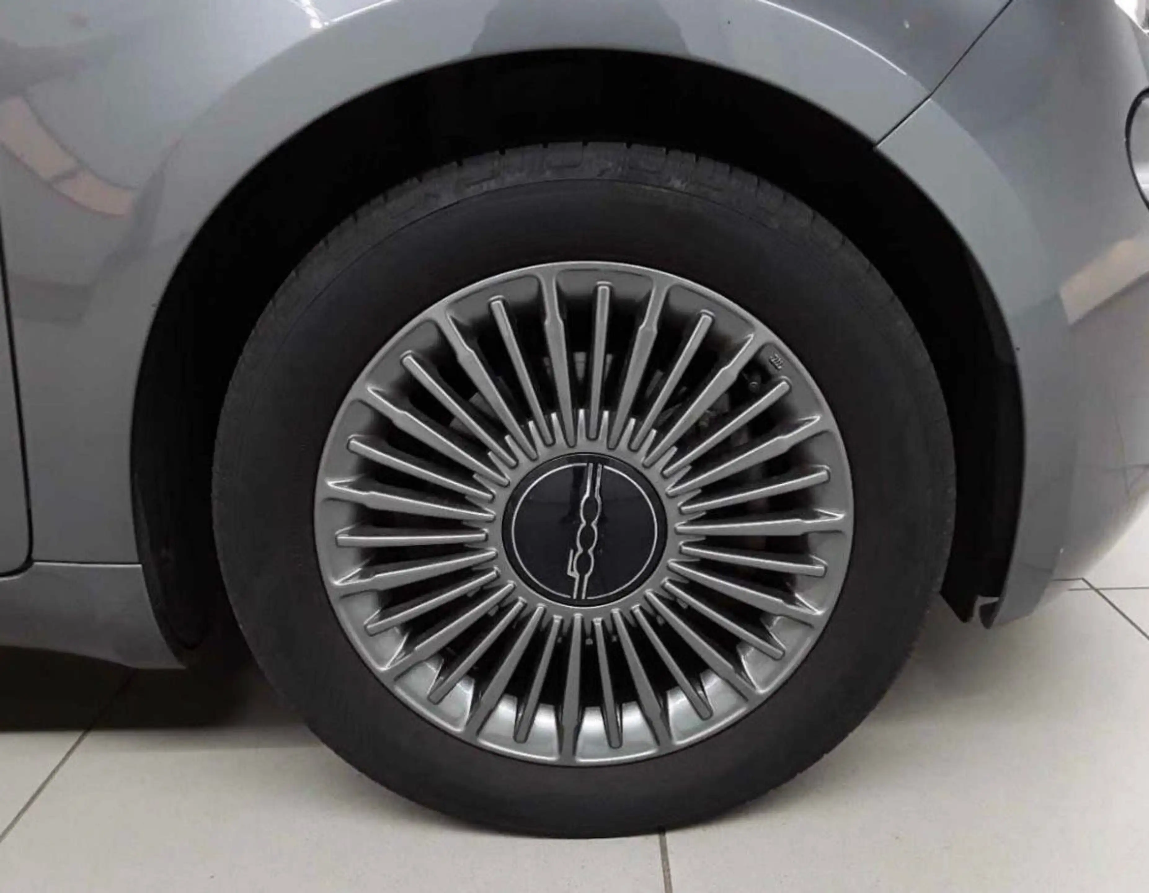 Fiat 500e 3+1 Icon  Navi+Kamera+Sitzhzg. — photo 13
